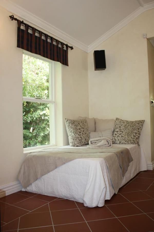Bed and Breakfast Camelot In Constantia Kapstadt Exterior foto