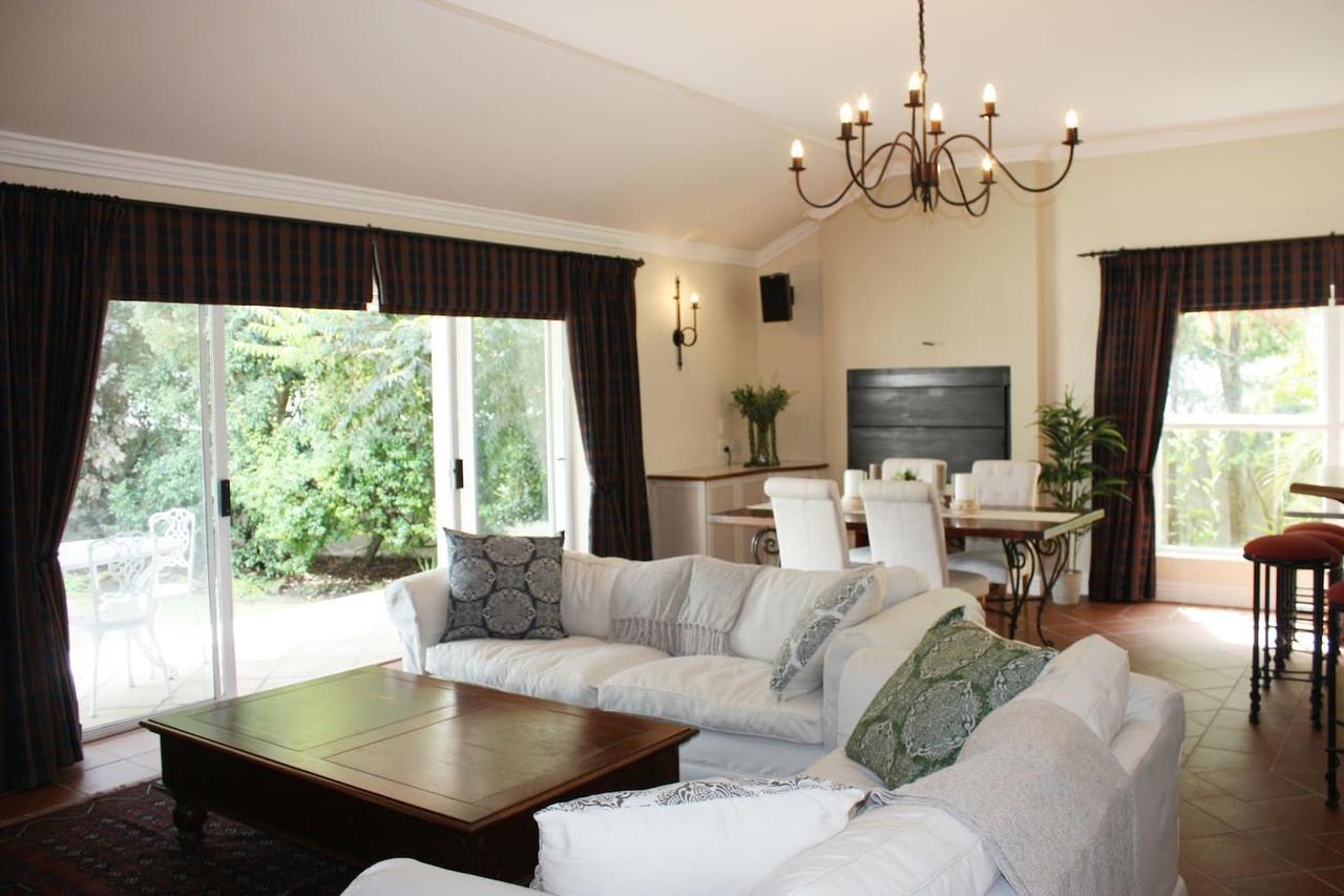 Bed and Breakfast Camelot In Constantia Kapstadt Exterior foto