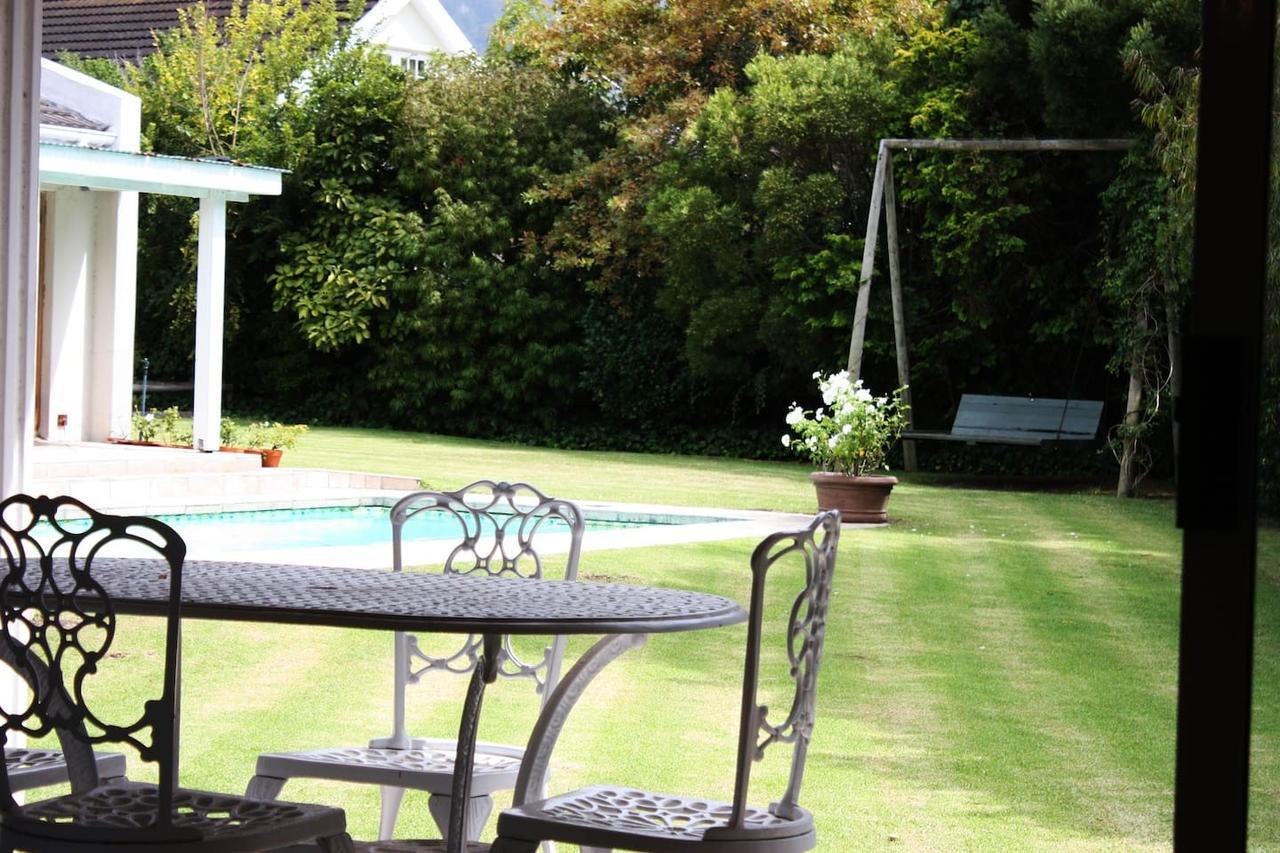Bed and Breakfast Camelot In Constantia Kapstadt Exterior foto