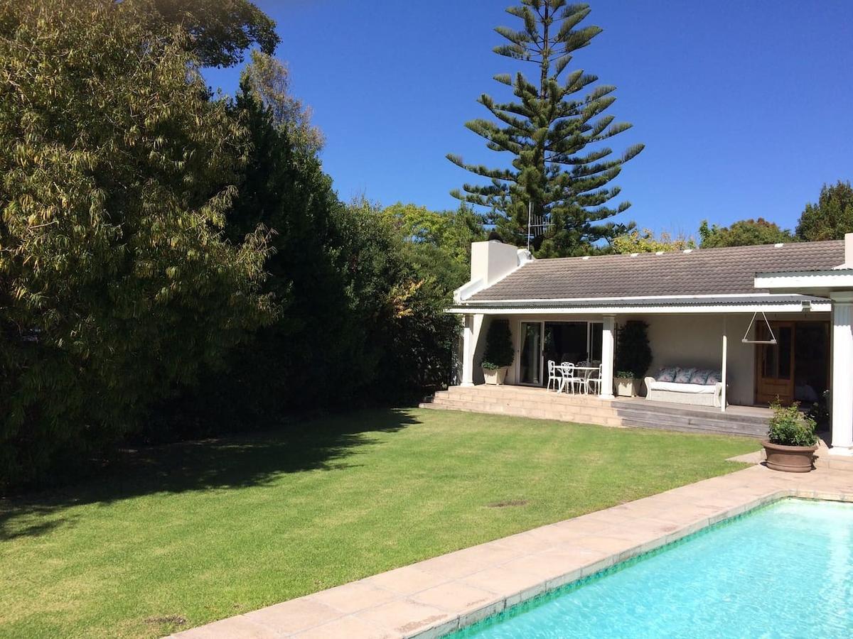Bed and Breakfast Camelot In Constantia Kapstadt Exterior foto