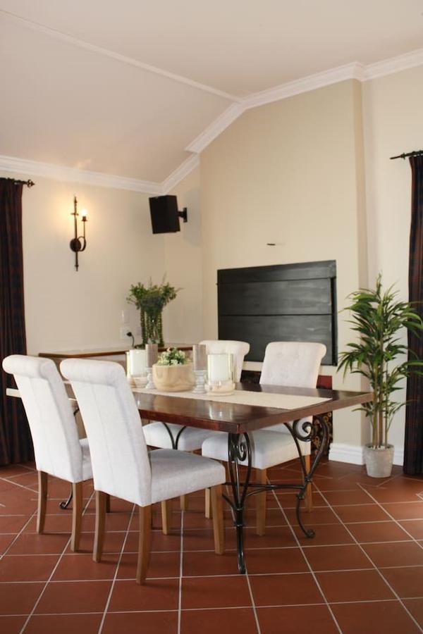 Bed and Breakfast Camelot In Constantia Kapstadt Exterior foto